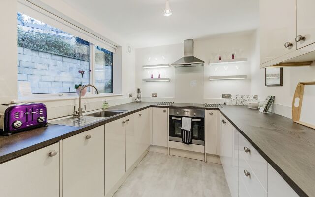 Hedgemead Court, 4 Star Gold Luxury 2 Bedroom Apartment in Bath City C