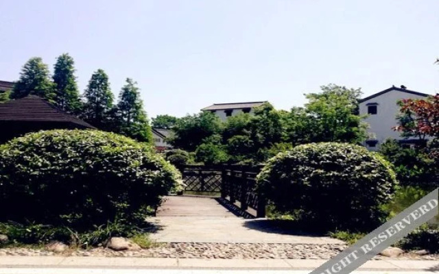 nanjingshitangrenjiahongmeinongjialvshe