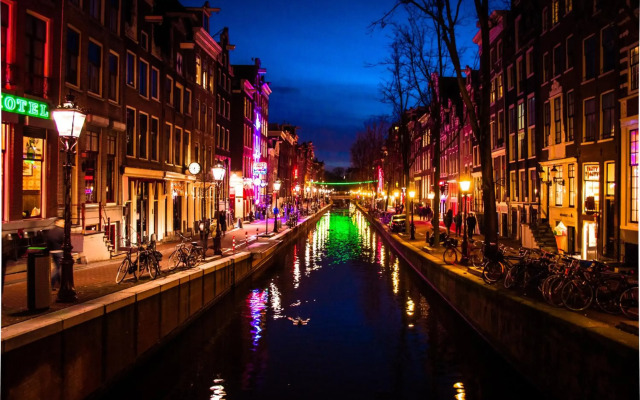 Amsterdam Downtown Hotel