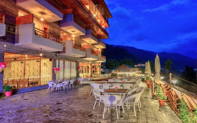 Snow Flakes Resort And Spa Centrally Heated Luxury Resort