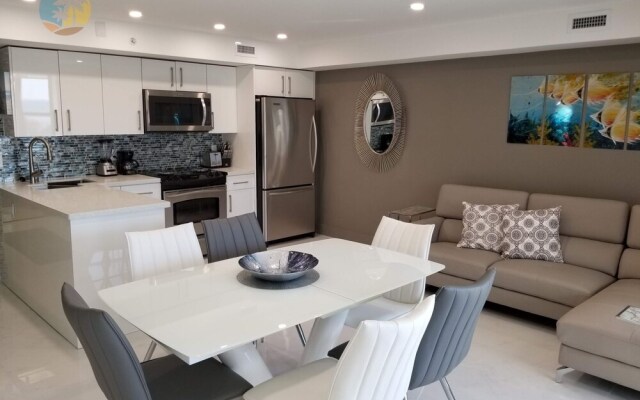 Alexander 1003 4 Bedroom Apts by RedAwning