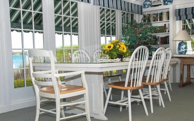 Harbor Knoll Bed & Breakfast