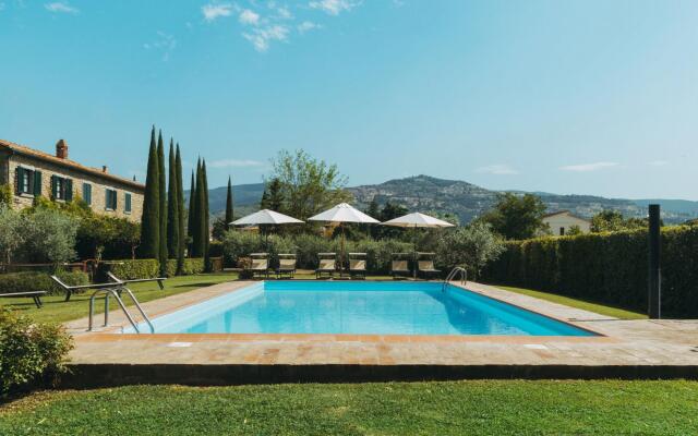 Cozy Farmhouse in Cortona with Pool