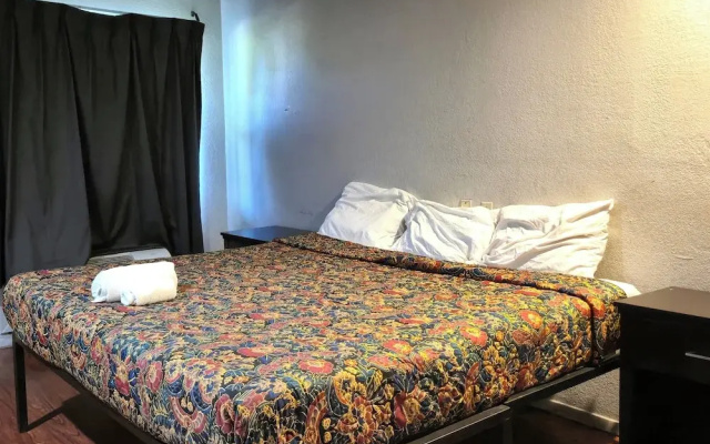 Delux Inn Motel