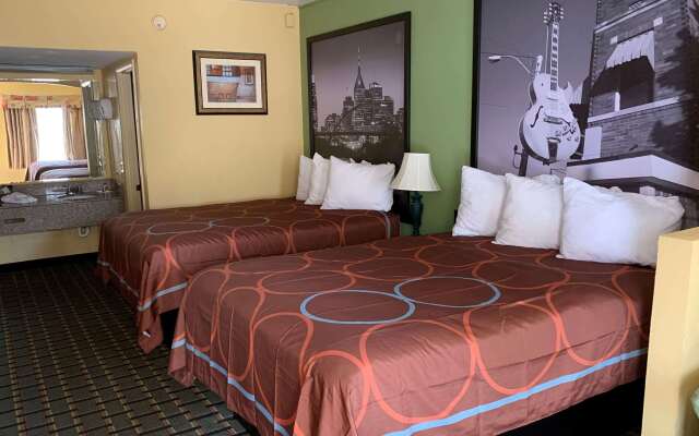 Super 8 by Wyndham Nashville Near Downtown / I-40
