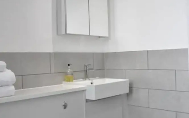 Modern 2 Bedroom Duplex Flat in Balham