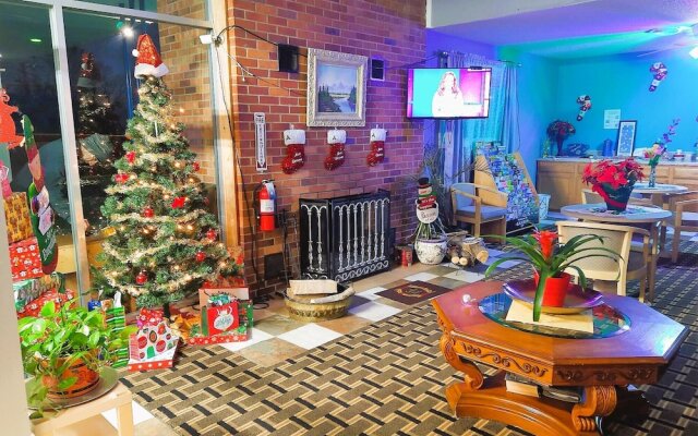 Grand View Plaza Inn & Suites