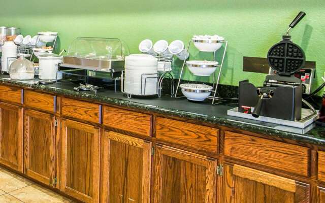 Sleep Inn & Suites Gonzales near Palmetto State Park