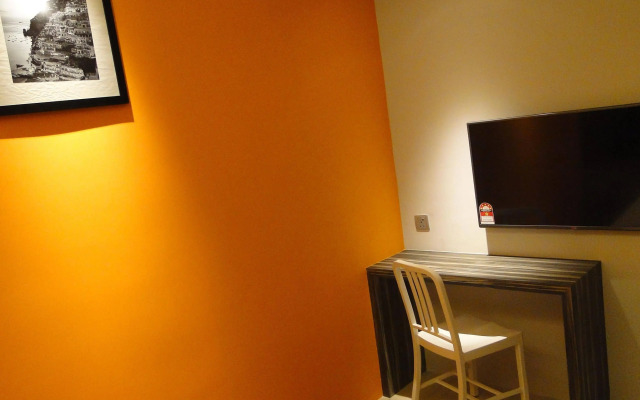 Orange Premier Hotel Taman Segar