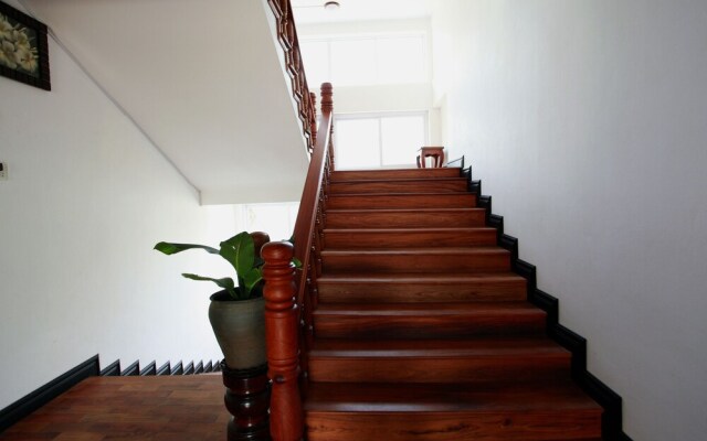 Sengmany Riverside Hotel
