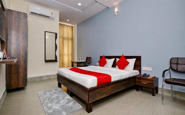 OYO 16577 Hotel Rajshree