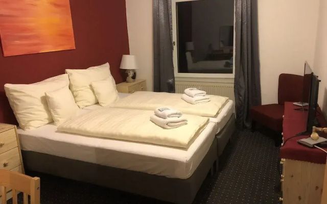 Riverside Inn