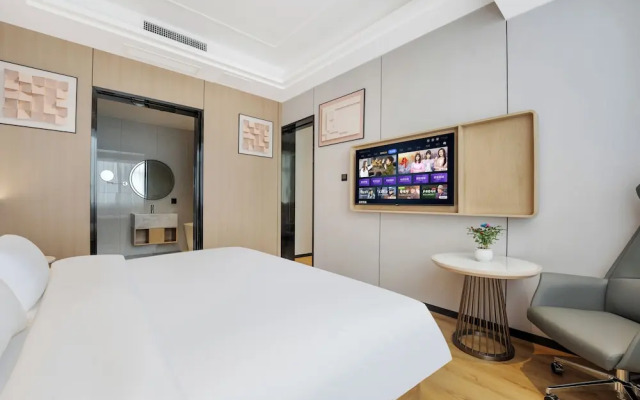 Wanzai Yijia La Maison Hotel