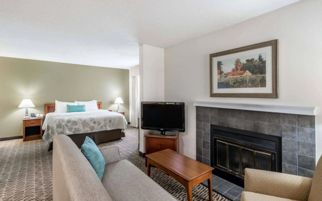 Best Western Fishkill Inn & Suites