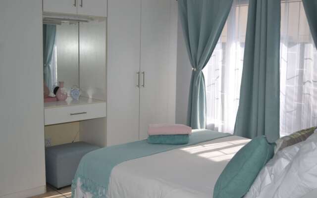 Africa Emerald at 47 Petronella