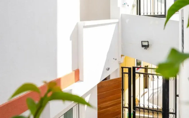 Eftopia Beachfront Studio