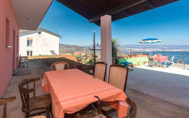 Apartment Lucia & Holiday Home Nino