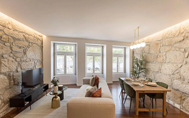 Wonderful 2BR Duplex Near River by LovelyStay