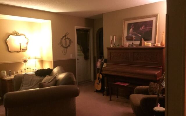 Elevate Rooms Harmony House B&B