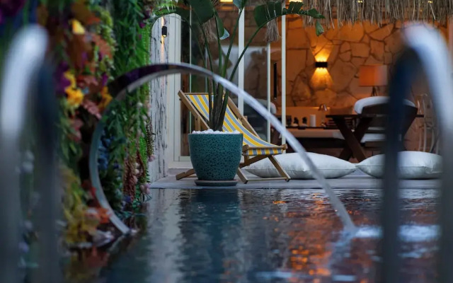 Lulu Inn Çeşme