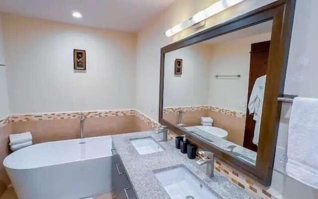 Seaview Oasis 1-BRSuite in Croc's casino