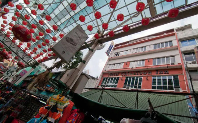 OYO 111 Hotel China Town Inn