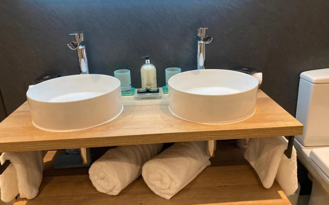 21212 Restaurant with rooms