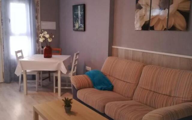 Apartamento con BBQ. H de la Reina