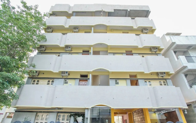 OYO 13024 Bip Inn 2021