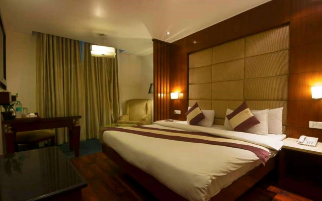 Hotel Aura - Near to New Delhi Railway Station – Guest Rooms – Delhi