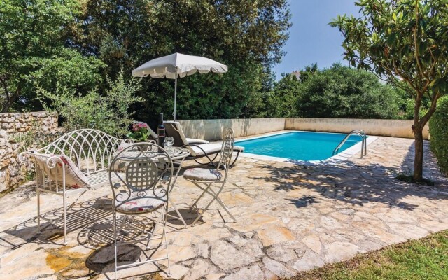 Stunning Home in Liznjan With Wifi and 3 Bedrooms