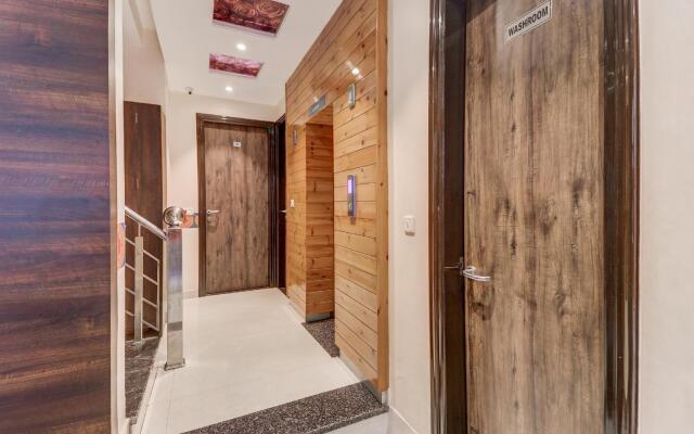 Capital O 82258 Hotel Rosewood Inn