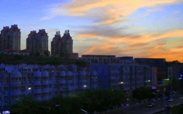 Jiujuke Business Hotel (Urumqi High Speed Railway Station)