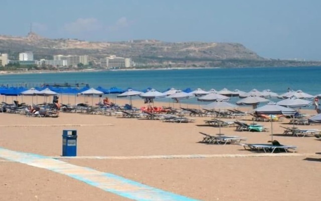 Lagonas Beach Hotel