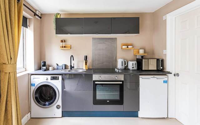 Charming Garden Studio