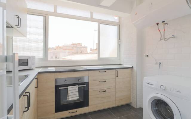 Brrand New 3 Bedroom Apartment By The Center