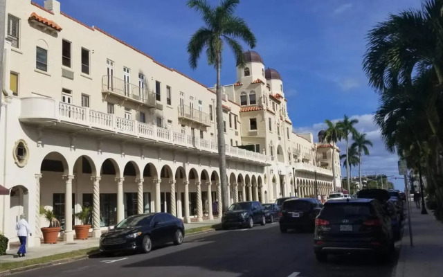 Designer Decorated Palm Beach Hotel NEW