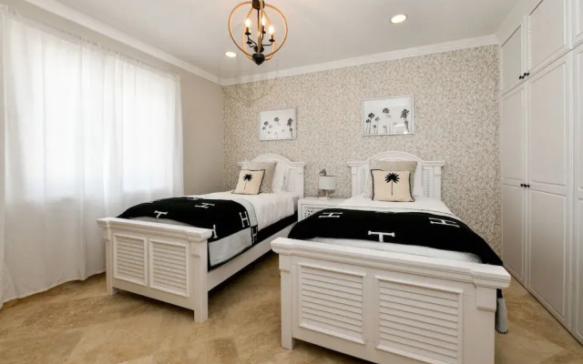 Newly Remodeled 5-bedroom 5-bath in Tierra del Sol!