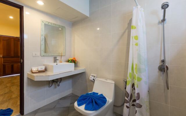 Batic House By Sharaya Hotel