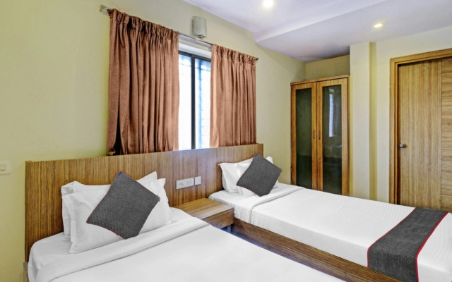 OYO Townhouse 81794 Banjara Hills