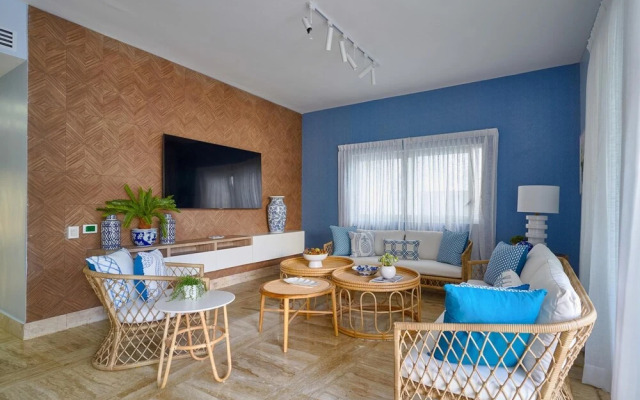Beach Condo w Sea View B-201 Costa Atlantica
