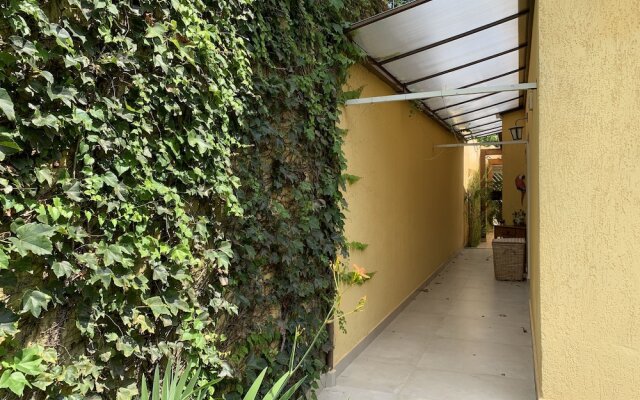 Espaço gourmet e home-office na Granja Viana