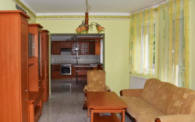 Pilikán Apartments Lenti