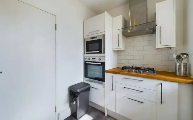 The Earl's Court Hideaway - Warm 3bdr House