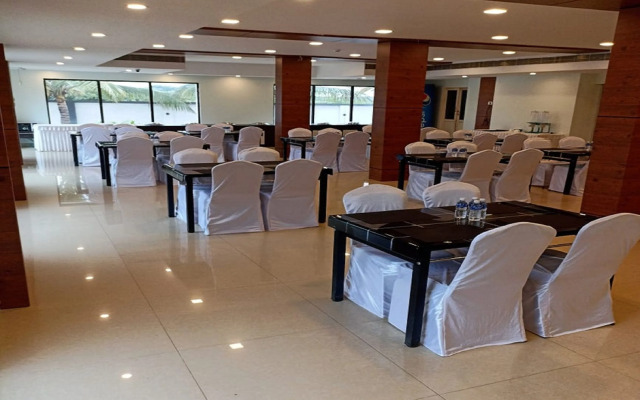 Chandra Royal Inn