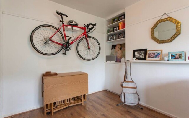 Well Connected Modern East End 1 Bed
