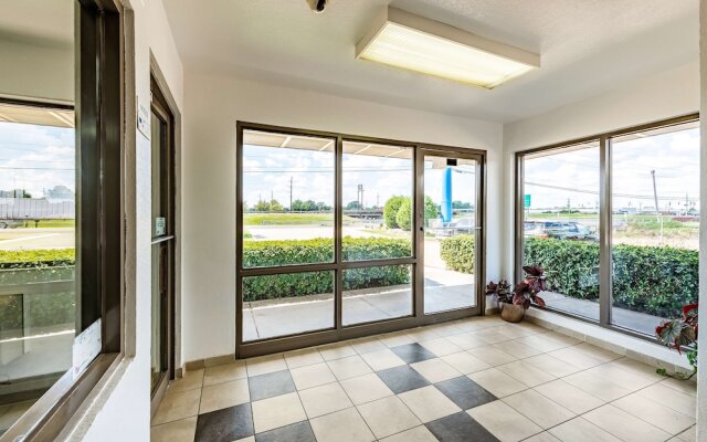 Studio 6 Monroe, LA - Hwy 165