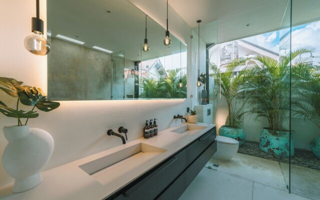 Villa Vantage 2