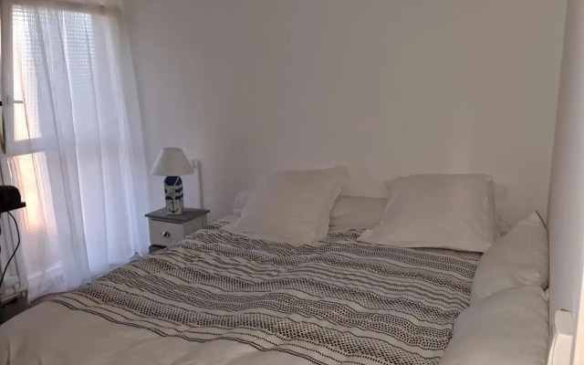 Nice 86m with Terrace Near the Beach!