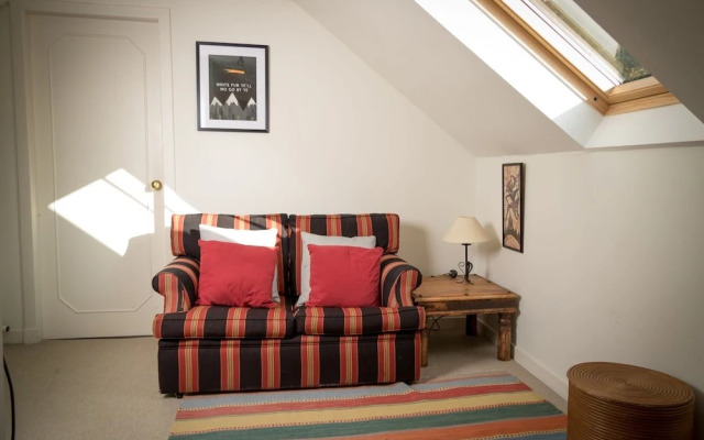 "Kirkmichael House B&b"